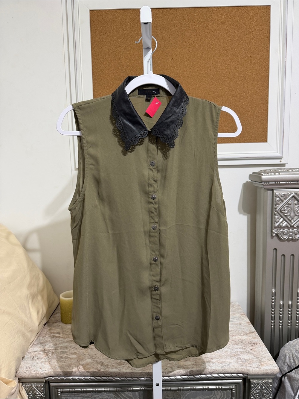 🚨(5/$10) Mine Faux Leather Collar Blouse Size L